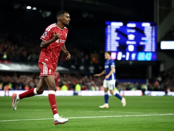 Isak duplázott, simán verte az Ipswichet a Liverpool