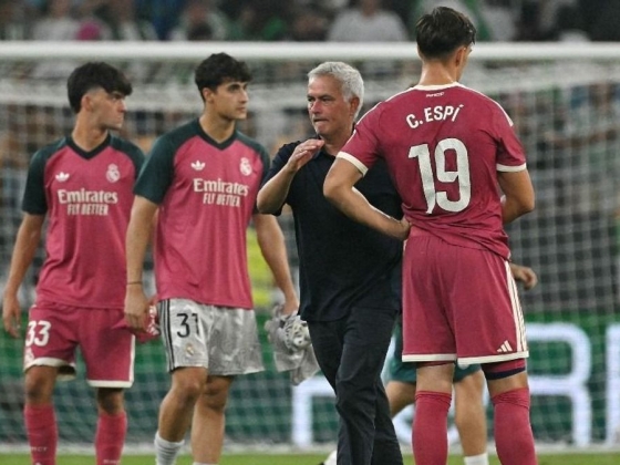 Mourinho halálról beszélt és a mentőt várta, de sárgát kapott – vita a Real veresége után