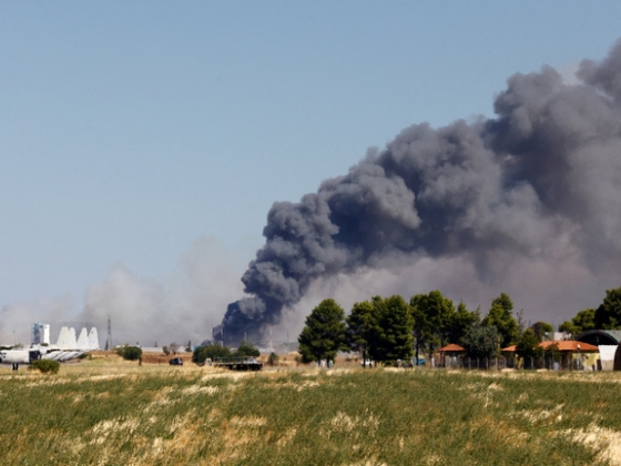 Videóra vették, ahogy lezuhant egy vadászbombázó egy görögországi légibemutatón