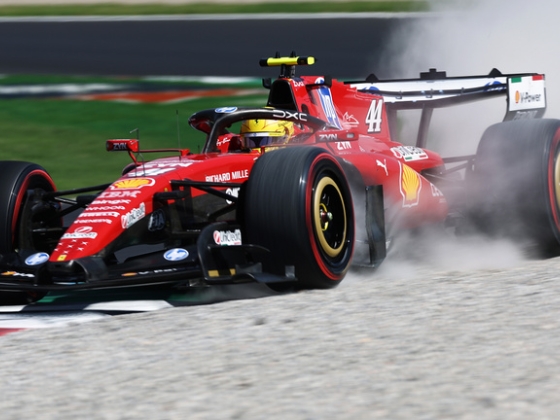 Lewis Hamilton és Max Verstappen majdnem összeütközött Monzában