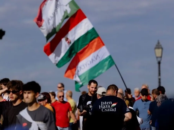 „Eljön a revans ideje” – így zajlott a KözTér kormányellenes tüntetése a Kossuth téren