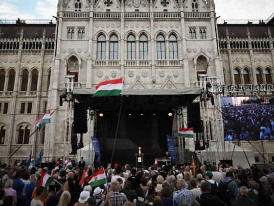 „Eljön a valódi elszámoltatás, és ezek ott fognak állni a tiszta magyar szívű emberek ítélőszéke előtt” – ilyen volt a kormányellenes tüntetés a Kossuth téren