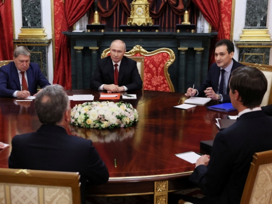 Már Vlagyimir Putyin irodájában van az amerikai küldöttség, eldőlhet a háború sorsa