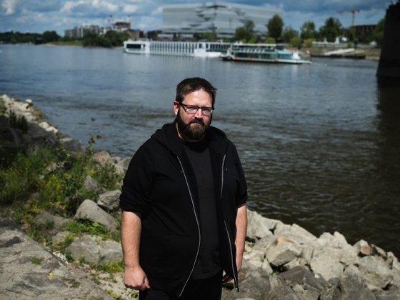 „A vízpart nyugalmát emlegetik, de a többség gigászi pontyokkal akar fotózkodni” – ökológiai katasztrófát okoznak a horgászok?