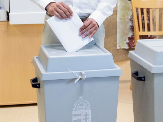Ahány település, annyi balhé: hat helyen is időközi választást tartanak ma, polgármesterek és képviselők sorsa dől el