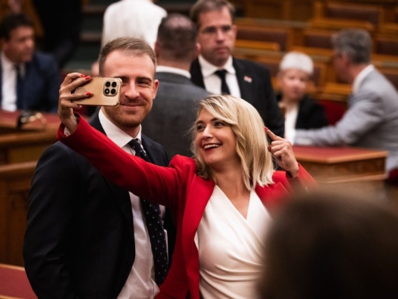 Hétfőtől visszatérnek az M1-re a parlamenti közvetítések
