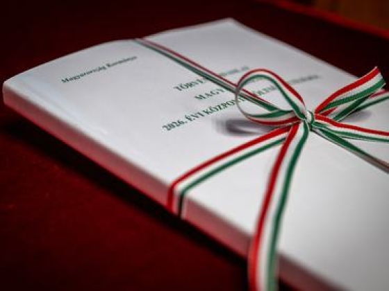 Még mindig ijesztő a költségvetési hiány, az elemzők azonban már felfigyeltek valamire