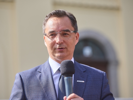 „Vagy ő, vagy én” - Botrány az egyetemi tanévnyitó körül, Debrecen polgármestere nekiment Lannert Juditnak