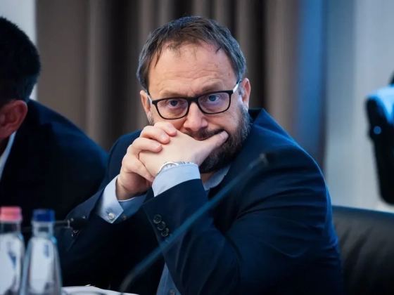 Tömeges kirúgások előkészítéséről jött hír a Pénzügyminisztériumból, Kármán András cáfolt