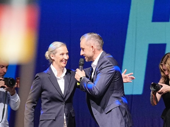 Történelmi pofont adott a német elitnek az AfD, összeomlott a kancellár pártja, de van egy csavar a történetben