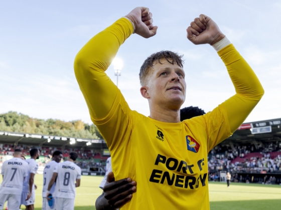 Sporttörténelmi pillanat: először szerzett két gólt egy kapus a patinás futballbajnokságban