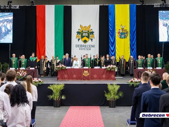 Kesereg a debreceni fideszes polgármester, hogy kitúrták az egyetemi tanévnyitóról