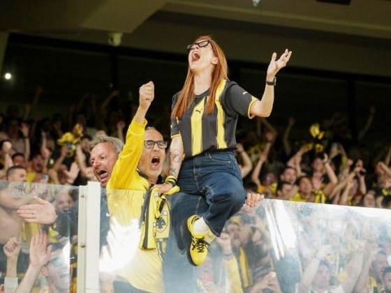 Aranylabdás vitte edzésre az AEK magyarját, Varga nevét ma úgy üvöltik, mint Esterházyét