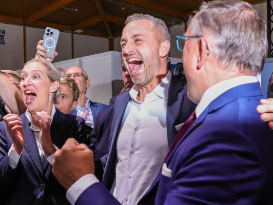 Modern örténete legnagyobb sikerét ünnepli a német széljobb, de egy bökkenő azért akad