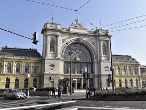 Mi a melegebb nyáron: a Baross tér vagy egy gőzölős vasaló? Ijesztő hőtérképet tettek közzé a fővárosról