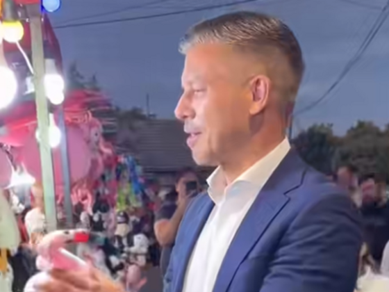Magyar Péter kifogott egy aranyhalat, majd keményen odaszúrt ellenfeleinek