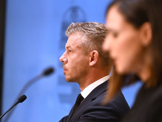 Most dől el végleg a vármegyék sorsa, órákon belül tárgyalja a parlament: hozzányúlnak Magyar Péter fizetéséhez, új szabály lépett életbe az államadósságról