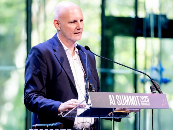 Rendkívüli bejelentést tett Tanács Zoltán az AI Summiton, ekkora összeget szán a kormány a mesterséges intelligenciára