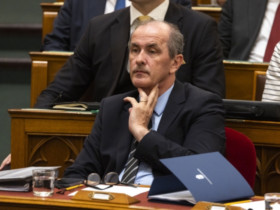 További bizonyítékokat vár az Egészségügyi Minisztérium a gyanús Covid-beszerzésekről
