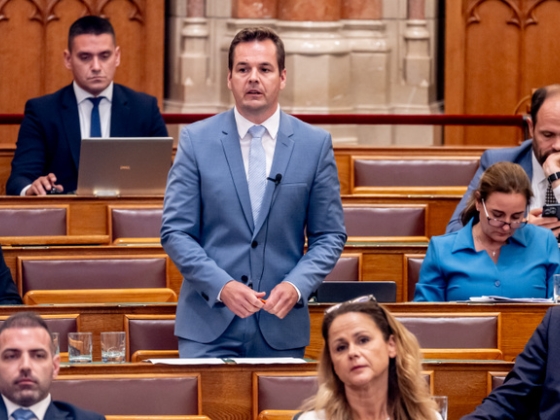 Szélsőséges liberalizmussal vádolja Németh Balázs a közmédiát
