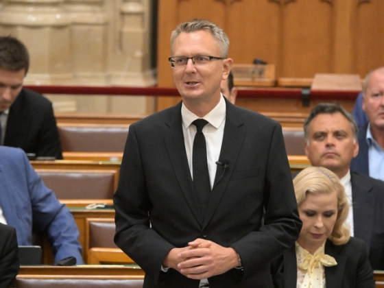 Rétvári Bence: Hadházy Ákos kritizálni merte az új vezetőt, és megalázásban ugyanazt kapta, mint a Fidesz–KDNP politikusai