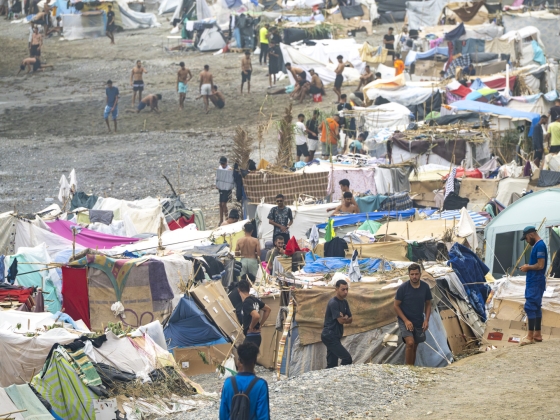 Migrációs szigor: miért tartja fenn a Tisza-kormány a válsághelyzetet a csökkenő esetszámok ellenére?