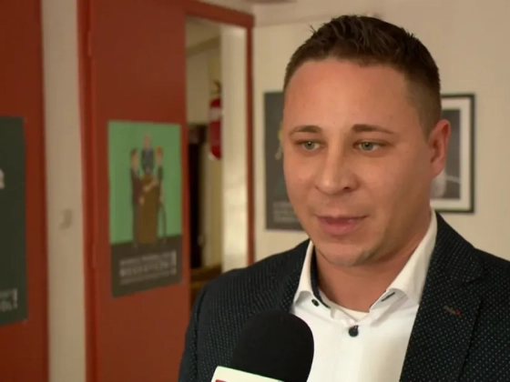 Így tölti Schadl György siófoki villájában a bűnügyi felügyeletét