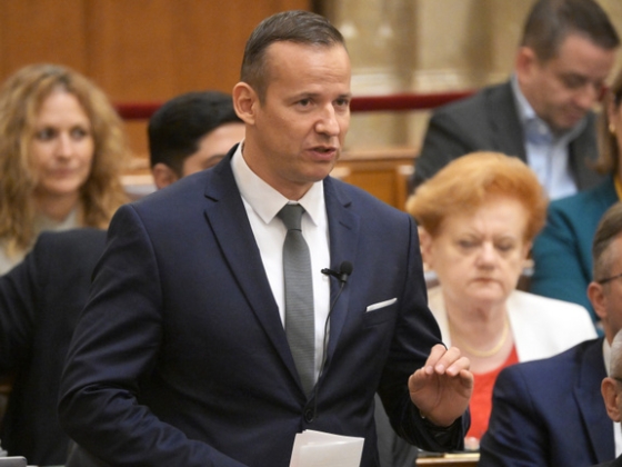 Toroczkai László szerint Magyar Péter órákon át sértegette, és a „gyáva féreg” beszólásról is hazudik
