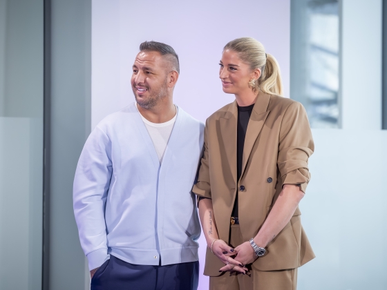 Curtist így még sosem láttuk: újra a felesége mellett tűnt fel a rapper