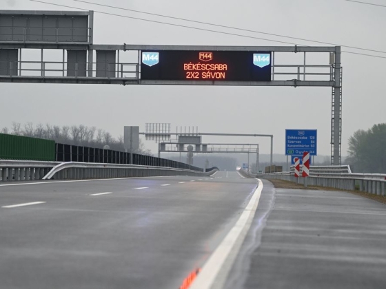 Kiderült, mit tervez a Tisza-kormány Kelet-Magyarország kulcsfontosságú új autópályájával: Vitézy Dávid árulta el a parlamentben – van egy jó és egy rossz híre