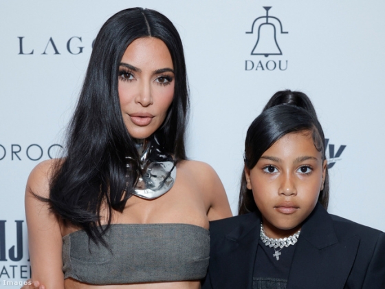 Kim Kardashian és Kanye West a terem két végéből figyelte lányuk első szólókoncertjét