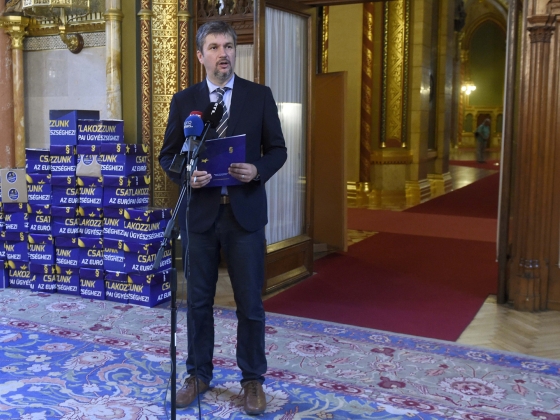 Itt a recept a szomszédból, hogyan lehetne felszámolni a korrupciót Magyarországon