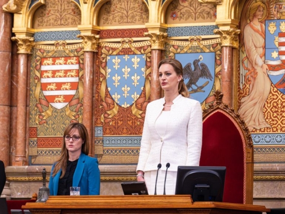 Forsthoffer Ágnes kizárta a parlamenti ülésekről Toroczkait