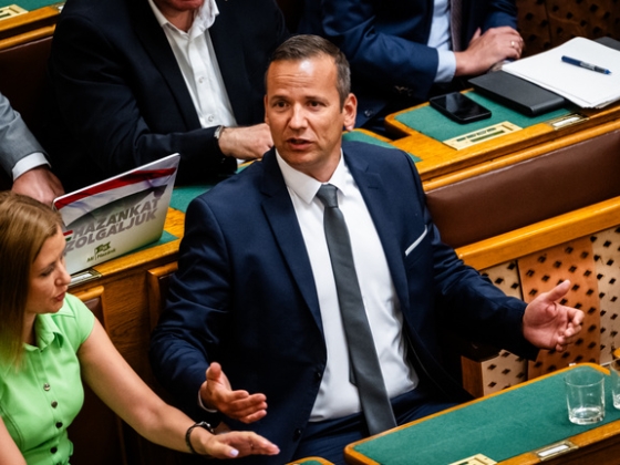 Eddigi legsúlyosabb büntetését szabta ki Forsthoffer Ágnes, kitiltotta Toroczkai Lászlót a parlament üléséről