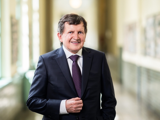 Exkluzív interjú Charles Simonyival: ez nem AI-buborék, még csak a felszínt kapargatjuk