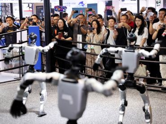 Hogyan védjük meg magunkat az AI-alapú robotoktól? Hogyan teremtsük meg a békés együttélést?