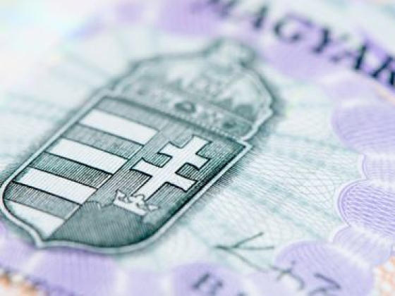 Megtorpant a forint árfolyama: mutatjuk, hol áll most az euró és a dollár