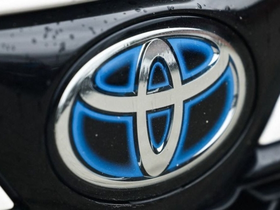 Szenvednek a japán autógyártók az erős jentől, a Toyota jár a legrosszabbul