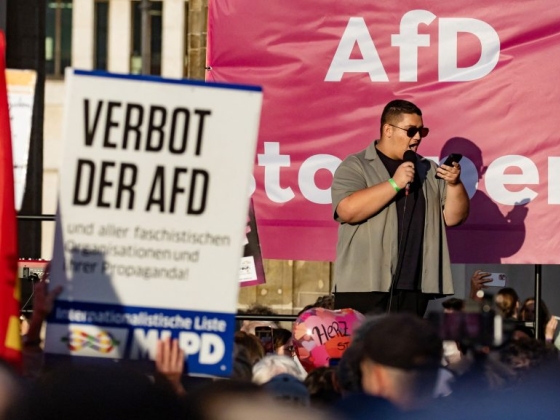 „A fasizmus nem alternatíva” – több ezren tüntettek Berlinben az AfD-győzelem miatt