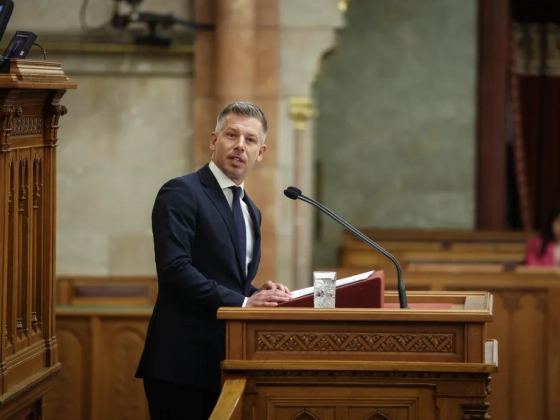 Magyar Péter szerint a megyei önkormányzatok már csak az ellenzék kifizetőhelyei
