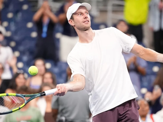 Zverev a nyolc között, leendő ellenfele a US Open történetének egyik leghosszabb meccsét vívta