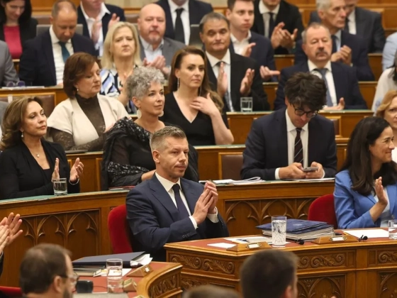 Magyar Péter több bejelentést is tett, majd ismét elszabadultak az indulatok a parlamentben
