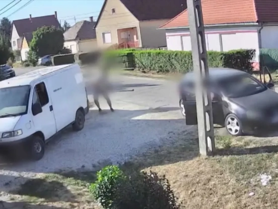 Előzés miatt tört ki a balhé: pisztollyal, karóval és késsel támadt egymásra két autós csapat