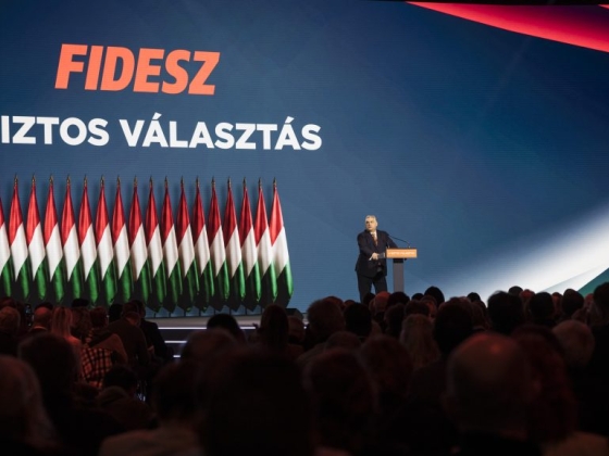 Mégsem hagyja veszni a nevét és logóit a Fidesz