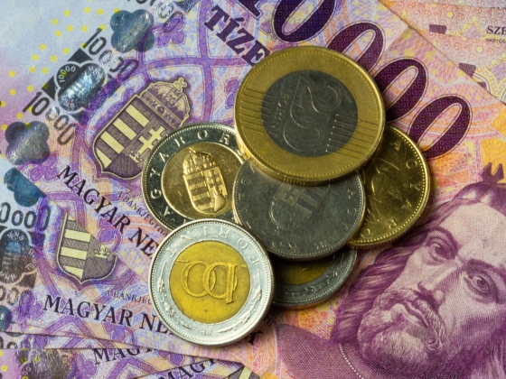 100 dollár felett az olajár, lejtőre került a forint