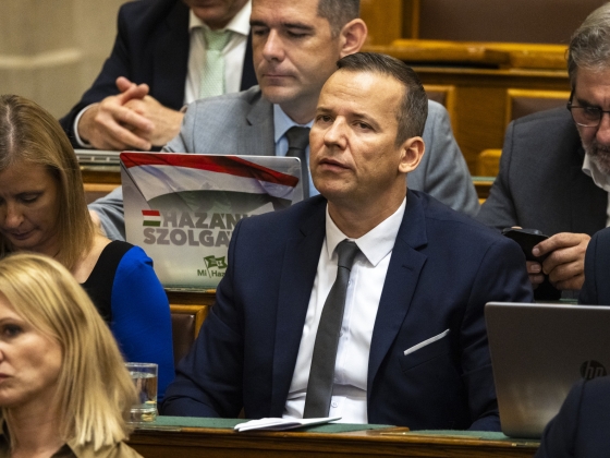 Magyar Péter bocsánatot kért Toroczkaitól, de nem úgy