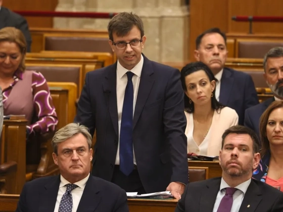 Védett üzemanyagárról szóló javaslatot nyújtott be a Fidesz