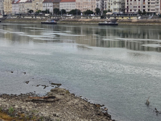 Drámai rekord Budapesten: történelmi mélypontra süllyedt a Duna
