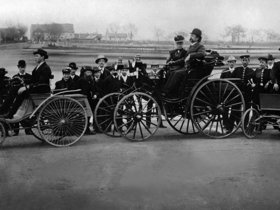 Az első autót a feleség adta el: Carl Benz neje győzte meg a vevőket, hogy kell nekik kocsi