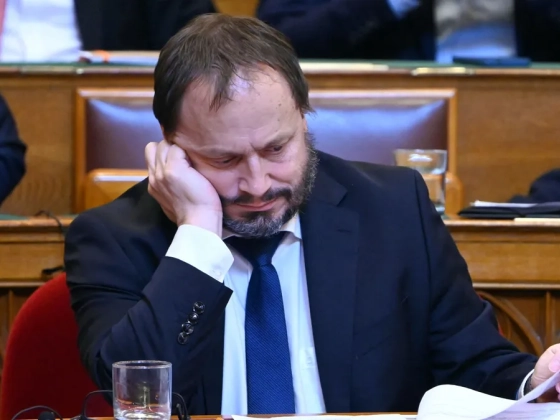 Rekordmagas államháztartási hiány mellett drágul az üzemanyag és elszabadul az államadósság